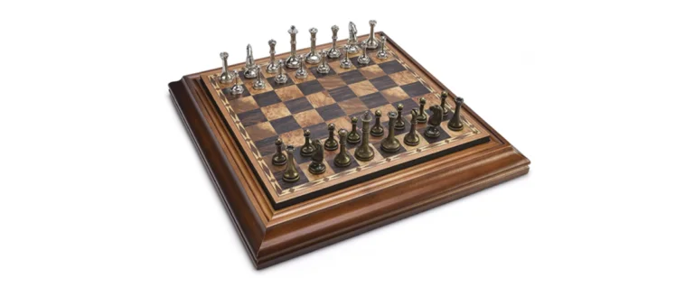 The Ultimate Guide to Choosing a Wooden Chess Set for Beginners 2024